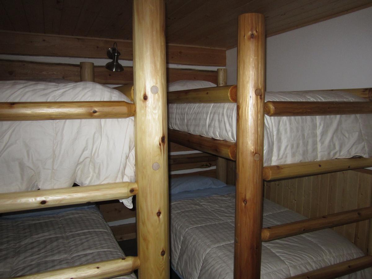 Log Inn & Pub Avola Szoba fotó